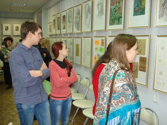 Персональная выставка работ студентки 3 курса Калашниковой Юлии &laquo;Радость творчества&raquo;